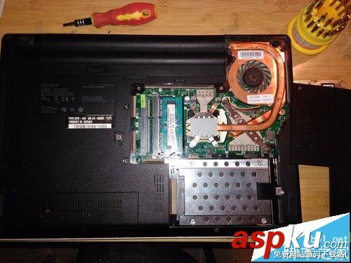 thinkpad e40筆記本怎么拆機更換硬盤? thinkpad,thinkpade40,硬盤