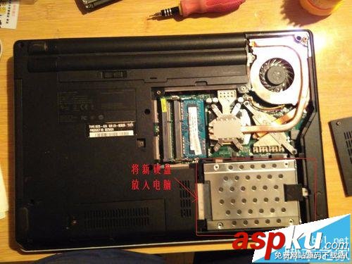 thinkpad e40筆記本怎么拆機更換硬盤? thinkpad,thinkpade40,硬盤
