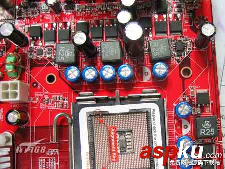 看CPU供電部分：什么樣的主板夠穩定？