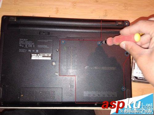 thinkpad e40筆記本怎么拆機更換硬盤? thinkpad,thinkpade40,硬盤