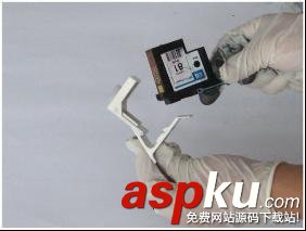 HP5000打印機怎么使用吸墨槍加墨水? HP5000,打印機