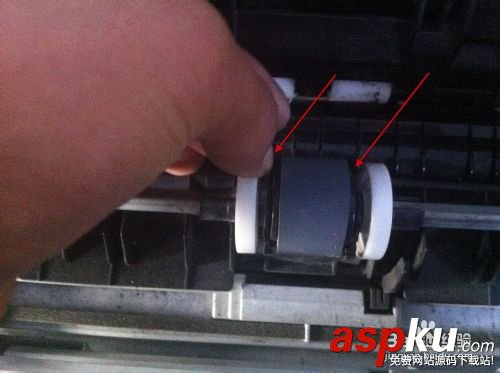 打印機(jī)不進(jìn)紙怎么辦?惠普2055d手動更換搓紙輪分頁器的教程 惠普2055d,搓紙輪,打印機(jī)