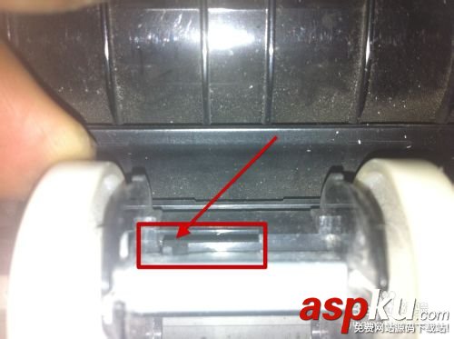 打印機(jī)不進(jìn)紙怎么辦?惠普2055d手動更換搓紙輪分頁器的教程 惠普2055d,搓紙輪,打印機(jī)