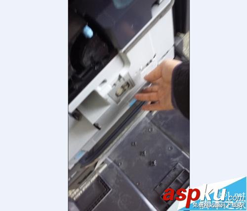 京瓷TASKalfa4500i復印機怎么清理廢粉盒廢粉? 京瓷6525復印機粉盒,京瓷taskalfa,180,1800