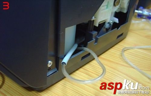 打印機怎么將廢墨管接出來? 打印機,廢墨管