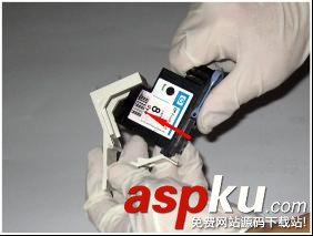 HP5000打印機怎么使用吸墨槍加墨水? HP5000,打印機