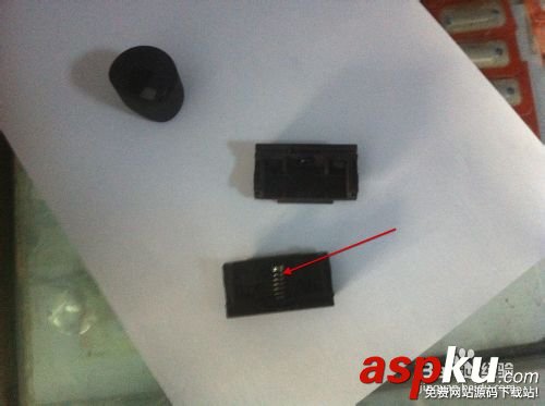 打印機(jī)不進(jìn)紙怎么辦?惠普2055d手動更換搓紙輪分頁器的教程 惠普2055d,搓紙輪,打印機(jī)