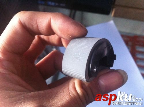 打印機(jī)不進(jìn)紙怎么辦?惠普2055d手動更換搓紙輪分頁器的教程 惠普2055d,搓紙輪,打印機(jī)