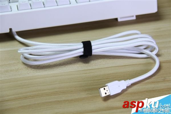 IKBC時光機機械鍵盤F-RGB開箱圖賞:加入RGB背光燈效 機械鍵盤,時光機