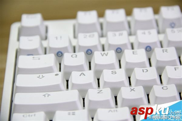 IKBC時光機機械鍵盤F-RGB開箱圖賞:加入RGB背光燈效 機械鍵盤,時光機