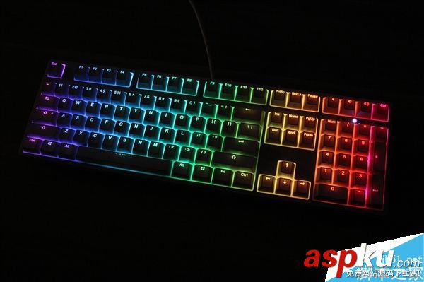 IKBC時光機機械鍵盤F-RGB開箱圖賞:加入RGB背光燈效 機械鍵盤,時光機