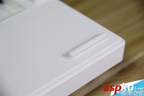 IKBC時光機機械鍵盤F-RGB開箱圖賞:加入RGB背光燈效 機械鍵盤,時光機