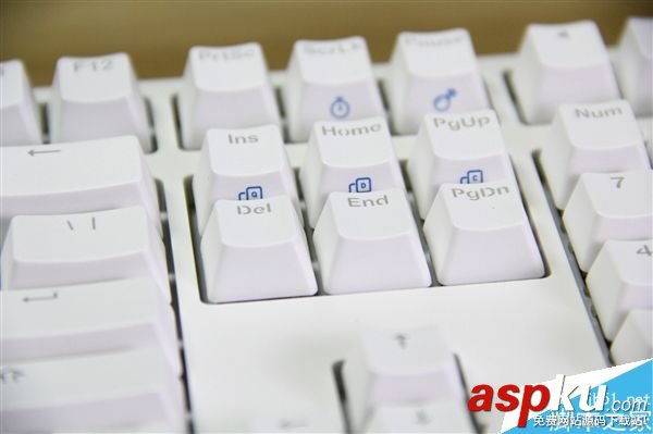 IKBC時光機機械鍵盤F-RGB開箱圖賞:加入RGB背光燈效 機械鍵盤,時光機