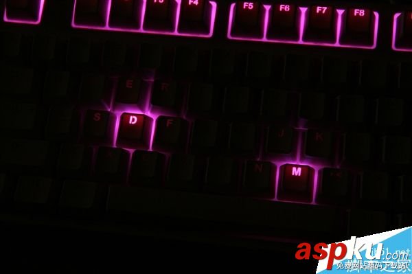 IKBC時光機機械鍵盤F-RGB開箱圖賞:加入RGB背光燈效 機械鍵盤,時光機