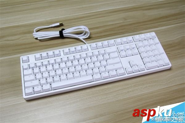 IKBC時光機機械鍵盤F-RGB開箱圖賞:加入RGB背光燈效 機械鍵盤,時光機