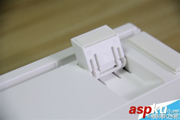 IKBC時光機機械鍵盤F-RGB開箱圖賞:加入RGB背光燈效 機械鍵盤,時光機