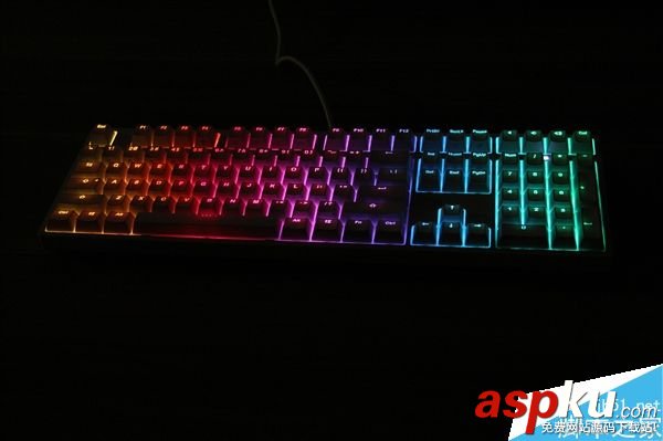 IKBC時光機機械鍵盤F-RGB開箱圖賞:加入RGB背光燈效 機械鍵盤,時光機