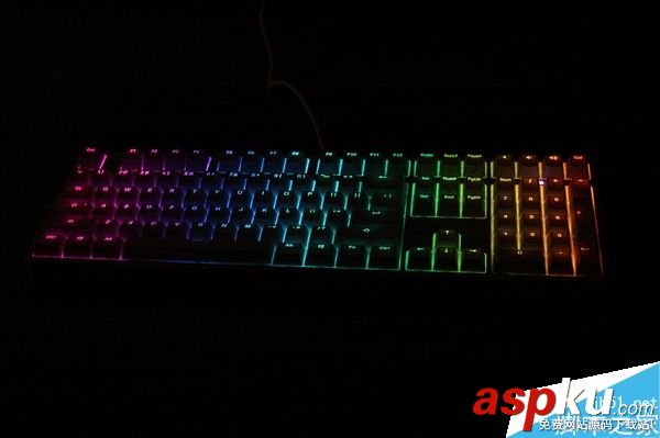 IKBC時光機機械鍵盤F-RGB開箱圖賞:加入RGB背光燈效 機械鍵盤,時光機