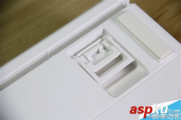 IKBC時光機機械鍵盤F-RGB開箱圖賞:加入RGB背光燈效 機械鍵盤,時光機