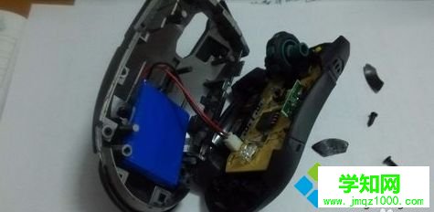無線鼠標怎么拆開？一招拆開無線鼠標的方法