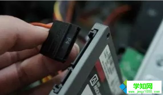 電腦安裝固態硬盤的詳細步驟4