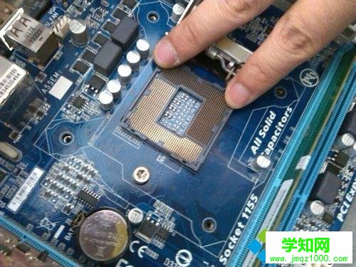臺式電腦主板壞了如何更換