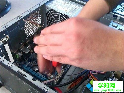 臺式電腦主板壞了如何更換