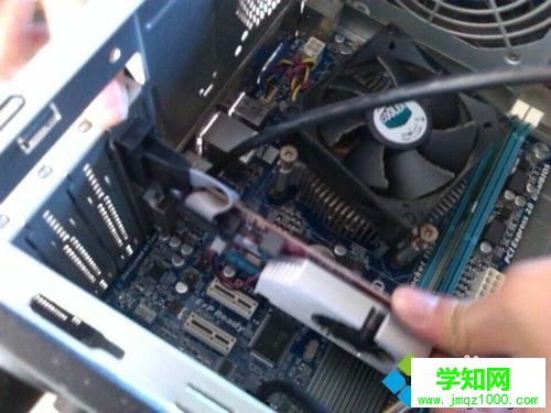 臺式電腦主板壞了如何更換