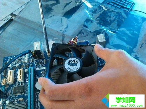 臺式電腦主板壞了如何更換