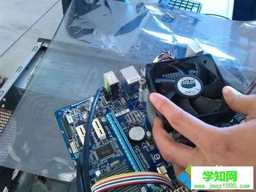 臺式電腦主板壞了如何更換
