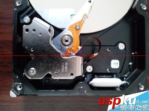從外觀到內部簡單的了解硬盤 移動硬盤拆解過程 硬盤內部結構,移動硬盤內部結構,希捷移動硬盤拆解,移動硬盤拆解