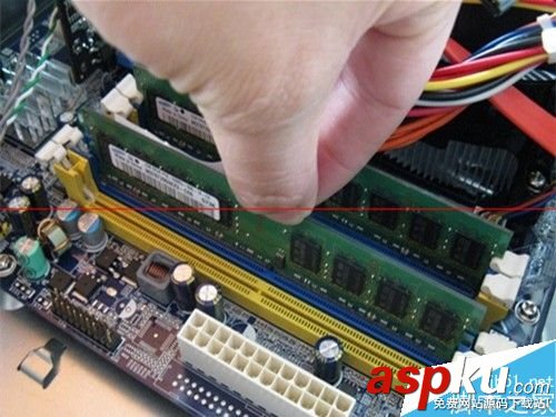 臺式機內存條怎么安裝,臺式機內存條安裝,臺式機如何安裝內存條