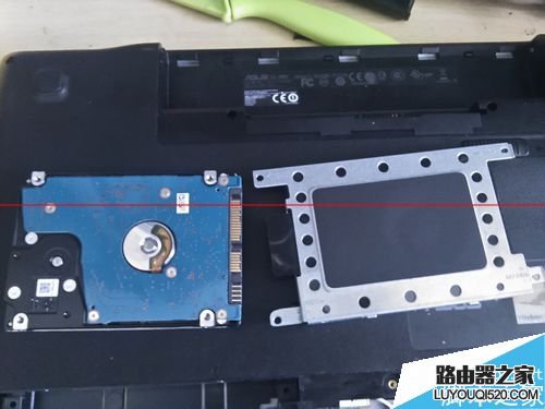 筆記本怎么安裝固態硬盤同時保留機械硬盤