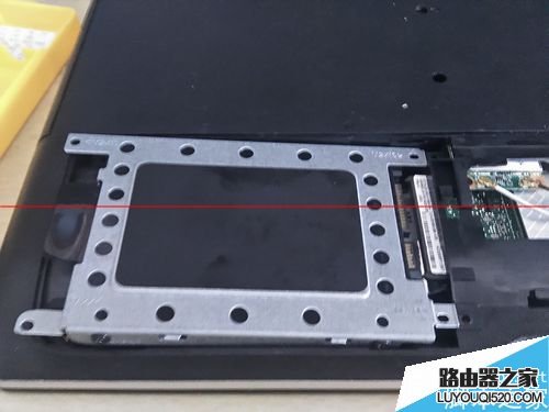 筆記本怎么安裝固態硬盤同時保留機械硬盤