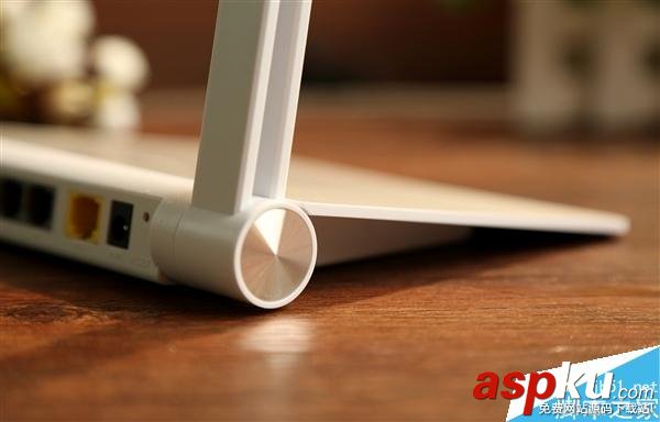 360安全路由5G版圖賞:薄如鼠標墊 360安全路由,5G