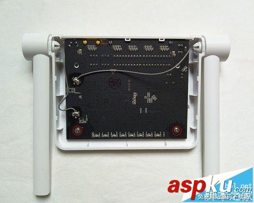 360路由器P1該怎么拆解? 360p1拆解圖文教程 路由器P1,360路由器