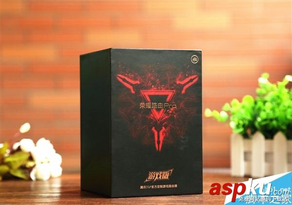 榮耀路由Pro游戲版開箱圖賞:支持騰訊定制TGP加速 榮耀路由Pro,游戲版
