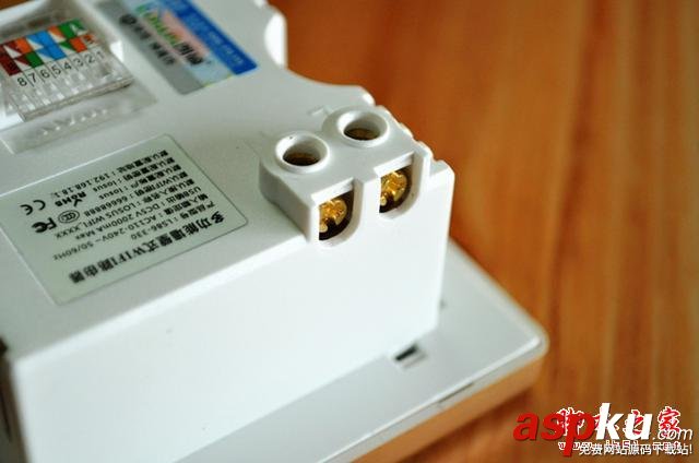 裝上墻壁的無線路由器 墻壁式無線路由 LS86-330 體驗 無線路由器,LS86-330