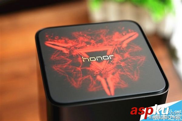 榮耀路由Pro游戲版開箱圖賞:支持騰訊定制TGP加速 榮耀路由Pro,游戲版