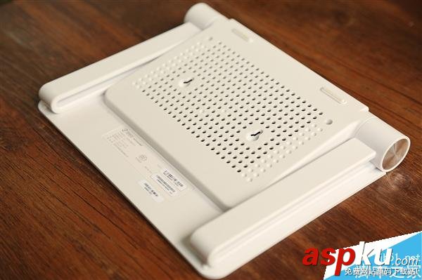 360安全路由5G版圖賞:薄如鼠標墊 360安全路由,5G