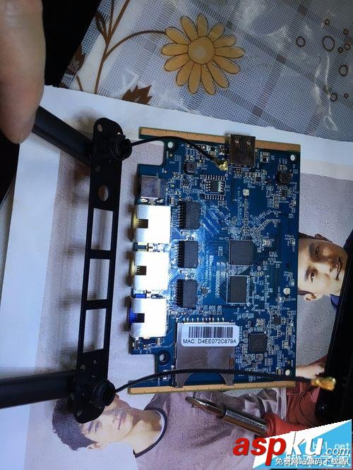 無線路由器怎么換天線? 無線路由改裝SMA天線接口的教程 路由器,SMA接口