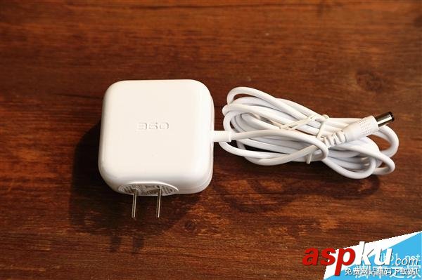 360安全路由5G版圖賞:薄如鼠標墊 360安全路由,5G