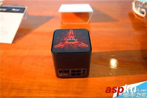 榮耀路由Pro游戲版現場圖賞:428元/網游神器 榮耀路由Pro,游戲版