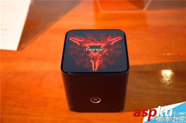 榮耀路由Pro游戲版現場圖賞:428元/網游神器 榮耀路由Pro,游戲版