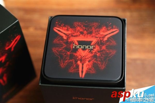 榮耀路由Pro游戲版開箱圖賞:支持騰訊定制TGP加速 榮耀路由Pro,游戲版