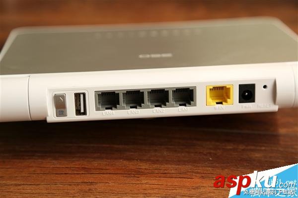 360安全路由5G版圖賞:薄如鼠標墊 360安全路由,5G