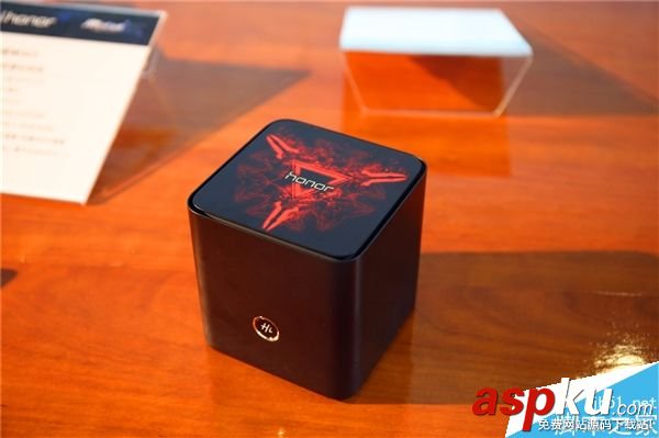 榮耀路由Pro游戲版現場圖賞:428元/網游神器 榮耀路由Pro,游戲版