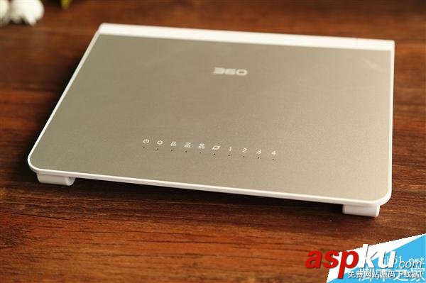 360安全路由5G版圖賞:薄如鼠標墊 360安全路由,5G