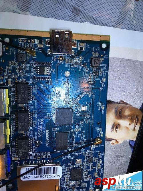 無線路由器怎么換天線? 無線路由改裝SMA天線接口的教程 路由器,SMA接口