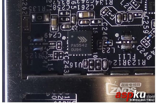 斐訊K3路由器內(nèi)部做工如何?斐訊K3路由器拆解圖評(píng)測(cè) 斐訊K3,斐訊K3路由器,斐訊K3拆解,斐訊K3評(píng)測(cè)